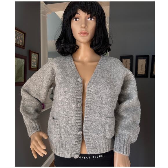 Peruvian Alpaca V neck Sweater in gray faux button down side pockets medium - Picture 7 of 15
